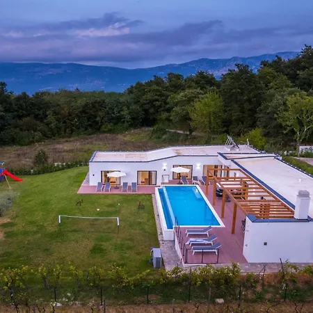 Istria By 4*